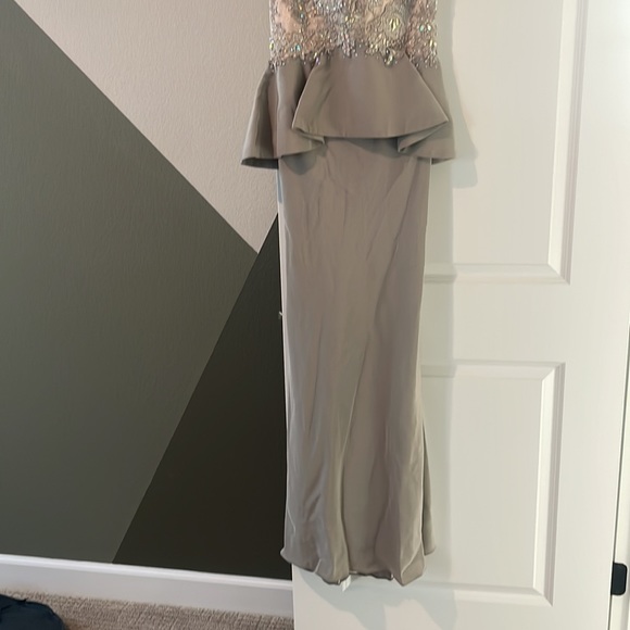 Evening gown - Picture 4 of 8